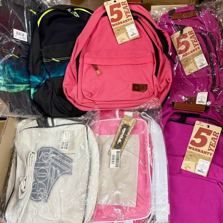 Converse, Vans, Bench en andere rugzakken, schoolrugzakken voor wholesale door Salzmann Restwaren GmbH