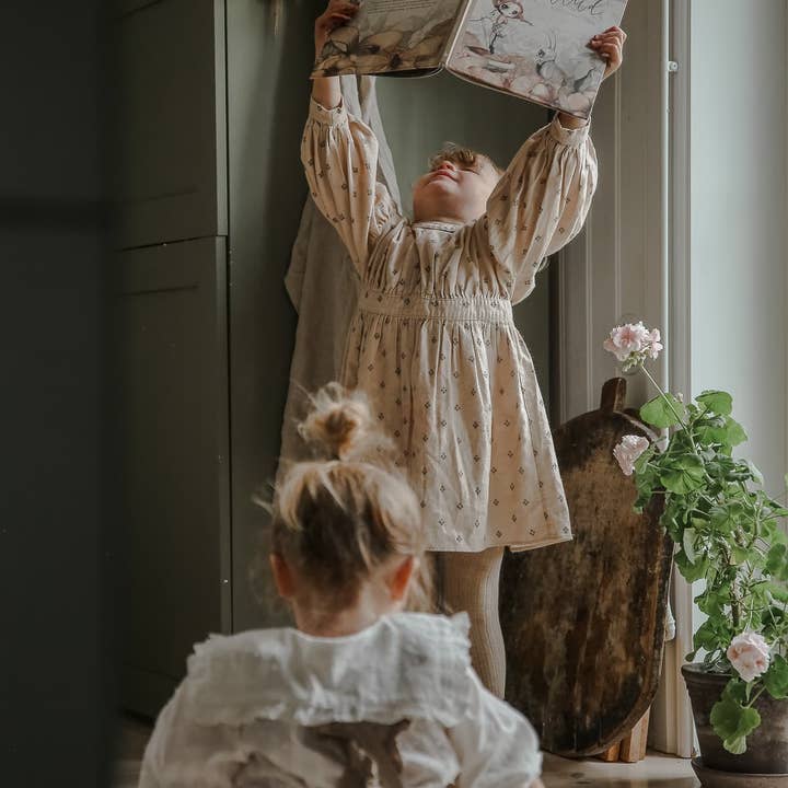 Mrs Mighetto - Wholesale Preschool Book (3-5) - Gertrud - The little seamstress3