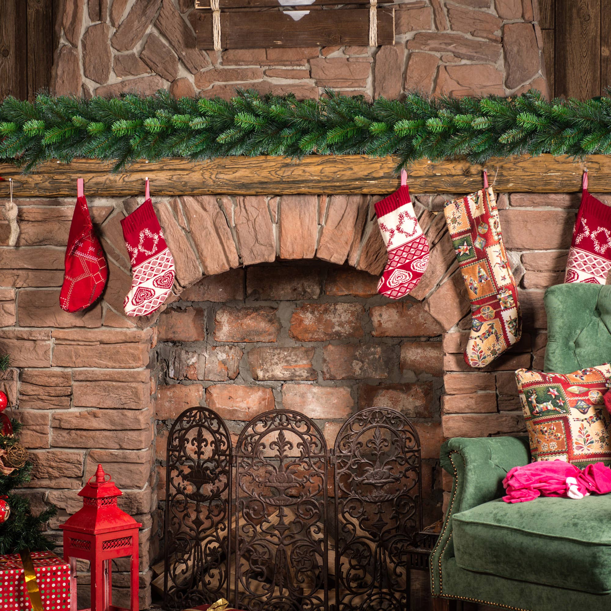 Larksilk - Wholesale Bunting/Garland - 9Ft Deluxe Evergreen Christmas Pine Garland, 190 Green Tips2