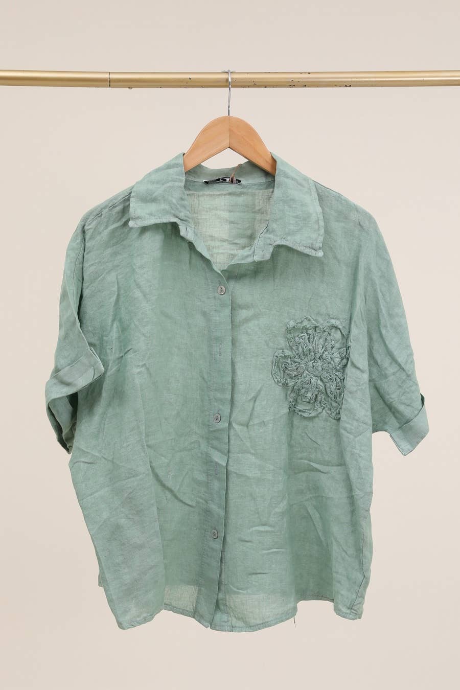 LÉA & LUC - Vente Chemise – femme - Chemise avec une fleur en 100% Lin REF. 203411