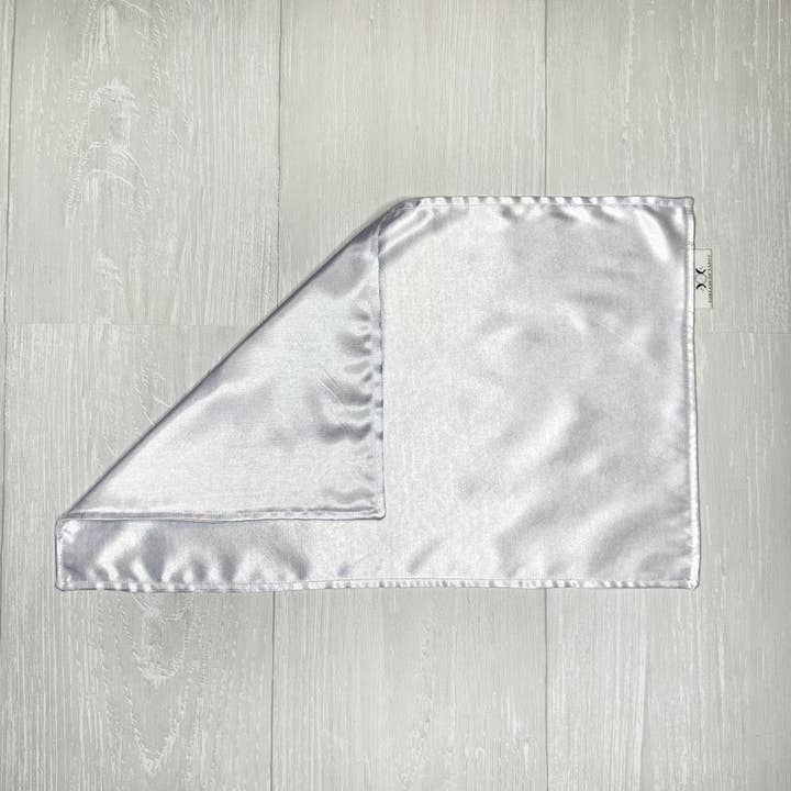 Threads of Tarot - Wholesale Tablecloth - Small White Satin Altar Cloth 3