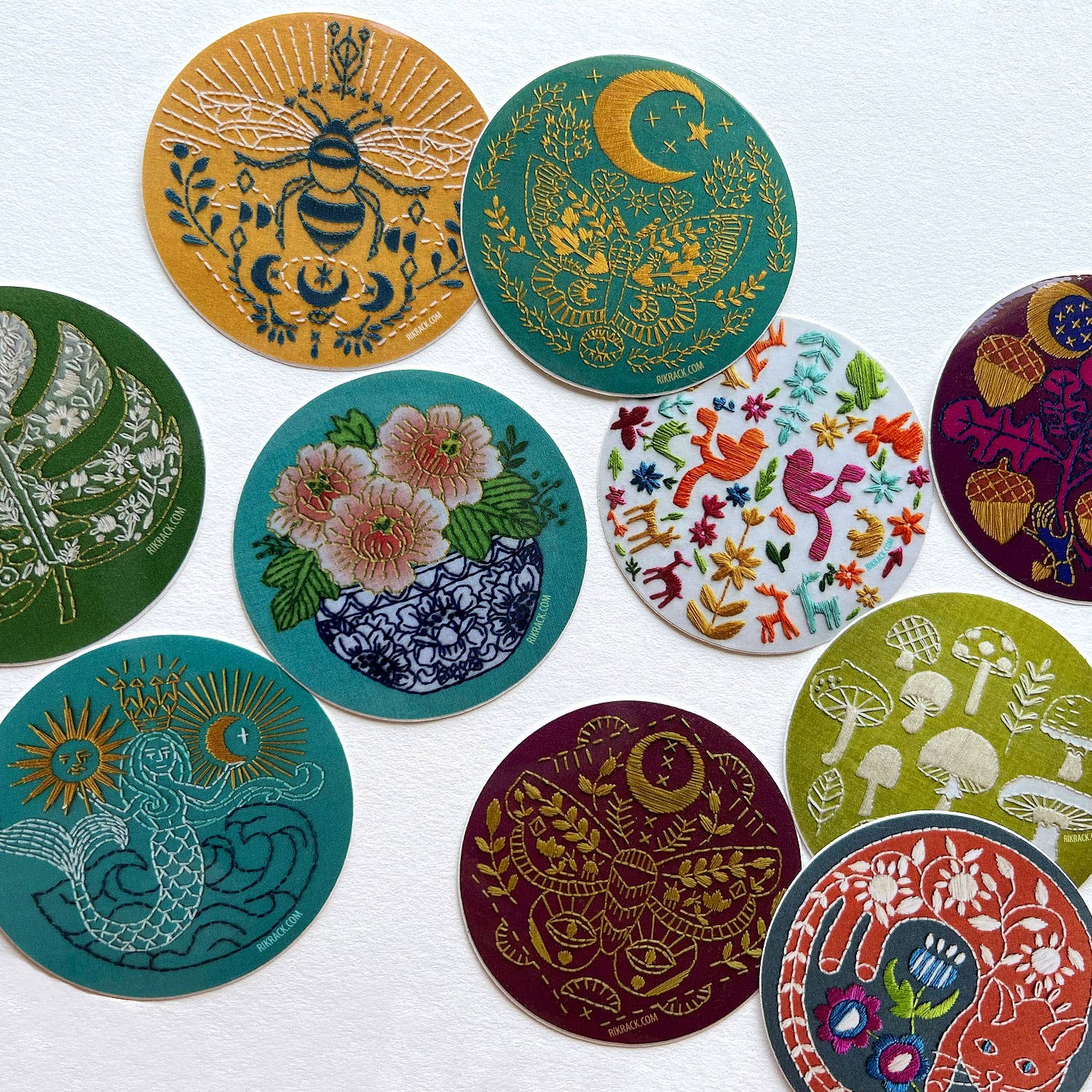 Rikrack – Engroshandel Klistermærke – Lunar Moth 3 „vinyl cirkel klistermærke2