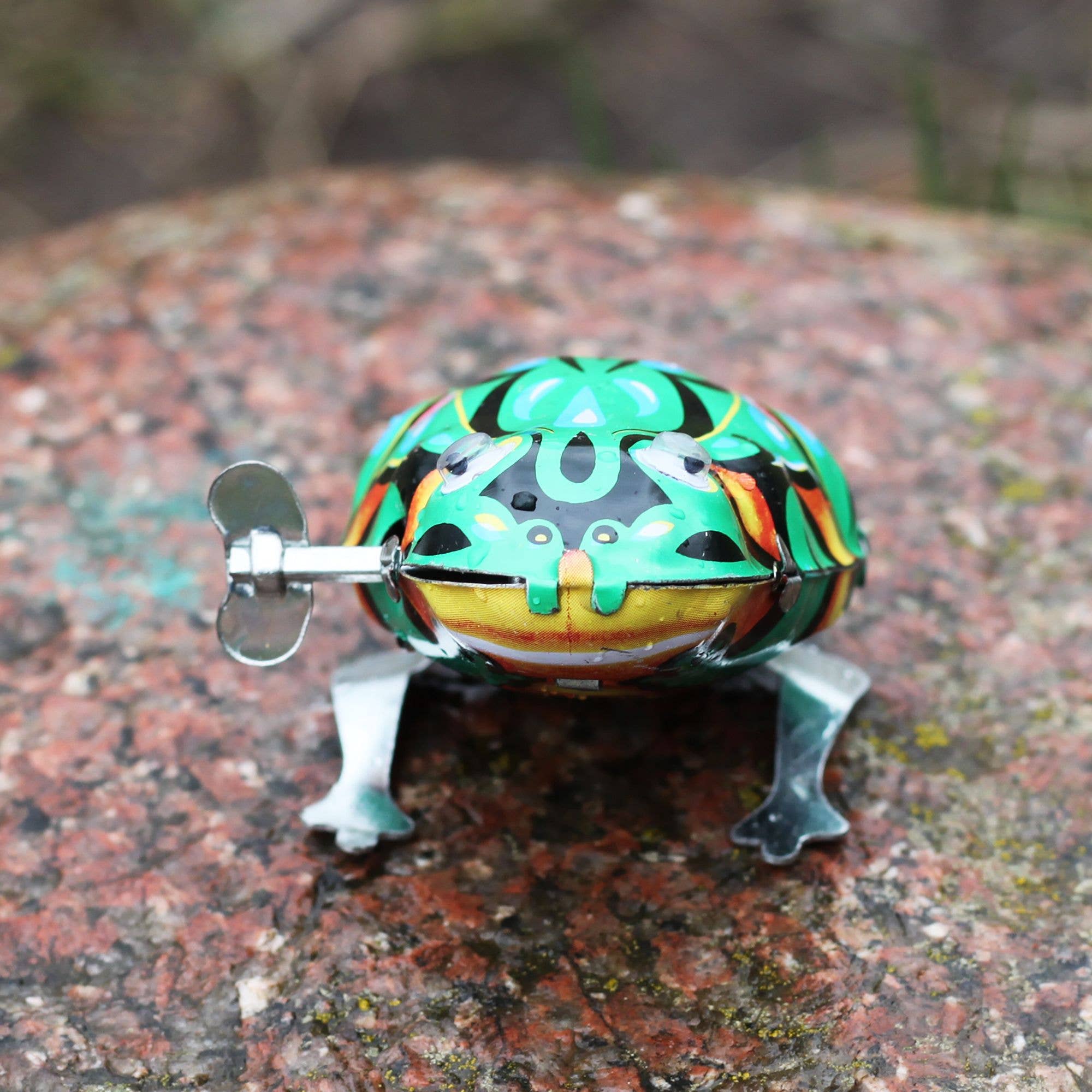 Tribal Trade GmbH - Wholesale Classic Toy - Kids - Tin toy frog with wiggly eyes small tin frog6