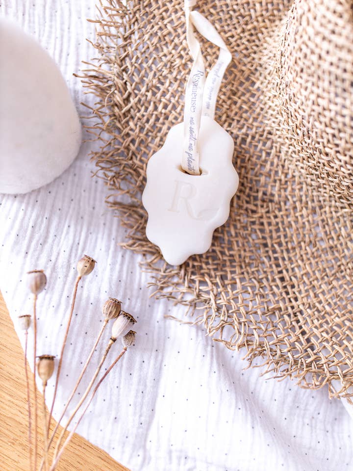 EXTRA-SOFT organic solid shampoo - Zero-waste Family & Baby for wholesale by Respectueuse