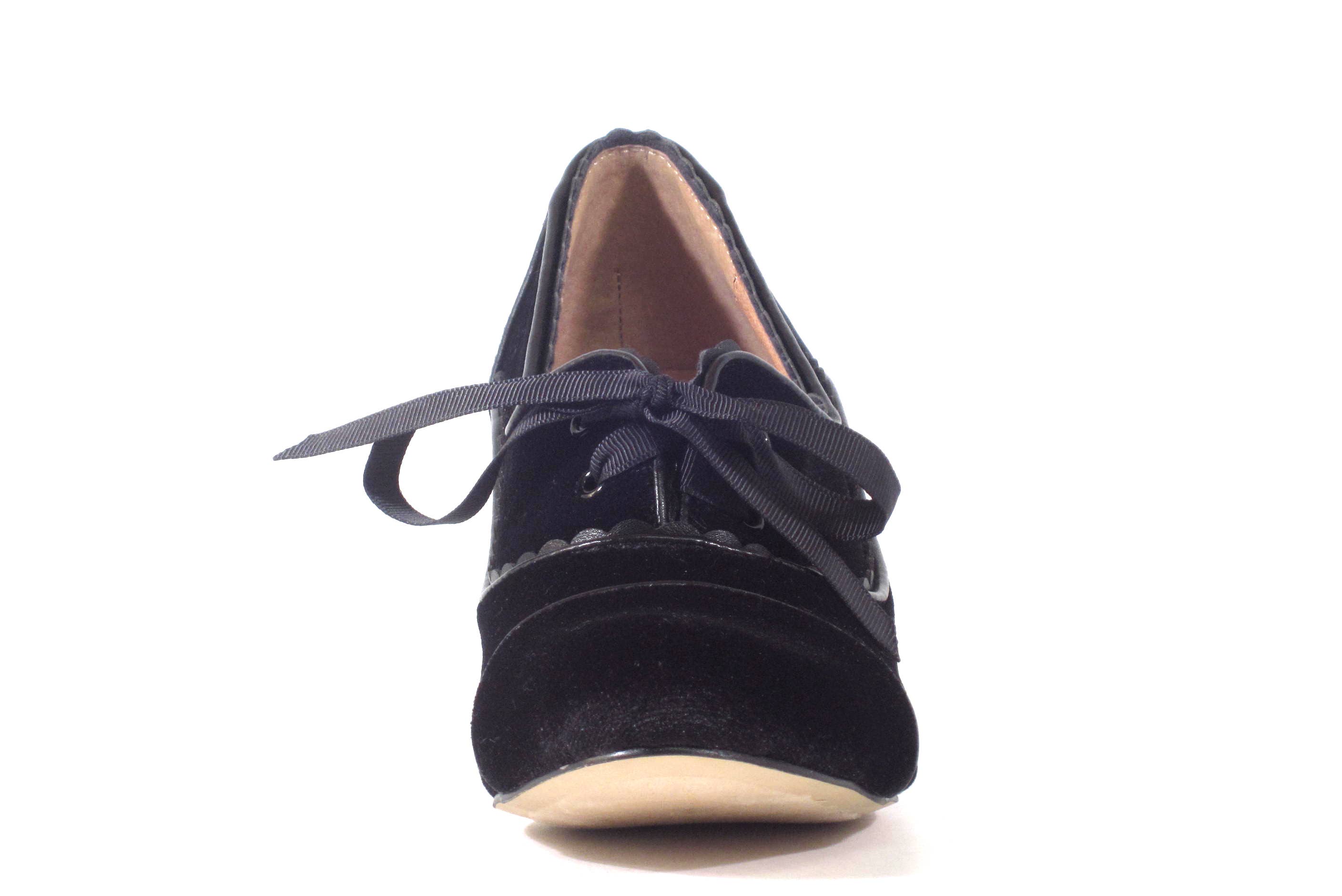 Chelsea Crew – Großhandel Schuhe mit niedrigen Absätzen – Damen – Madison Velvet Retro-Schuhe für den Urlaub5