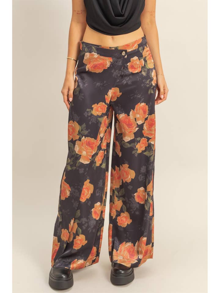 Pantaloni Eleganti a Stampa Floreale per la vendita all'ingrosso da parte di HYFVE