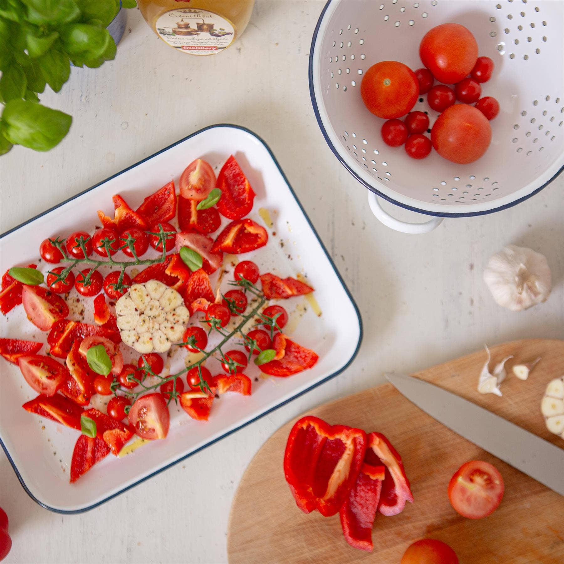 Rinkit Pty Ltd - Wholesale Baking Dish - 34cm x 26cm White Rectangle Enamel Baking Tray - By Argon Tableware1