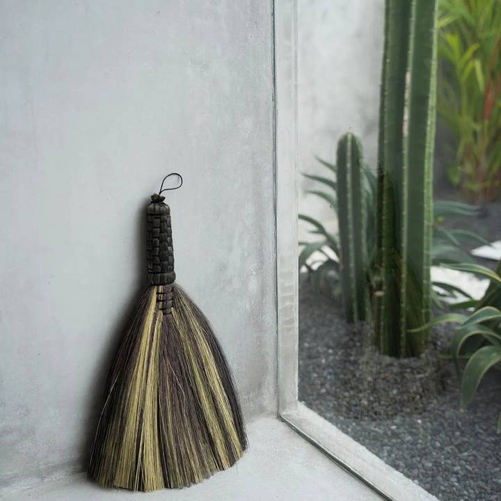Bazar Bizar Living - Wholesale Broom - The Sweeping Brush - Black Natural1