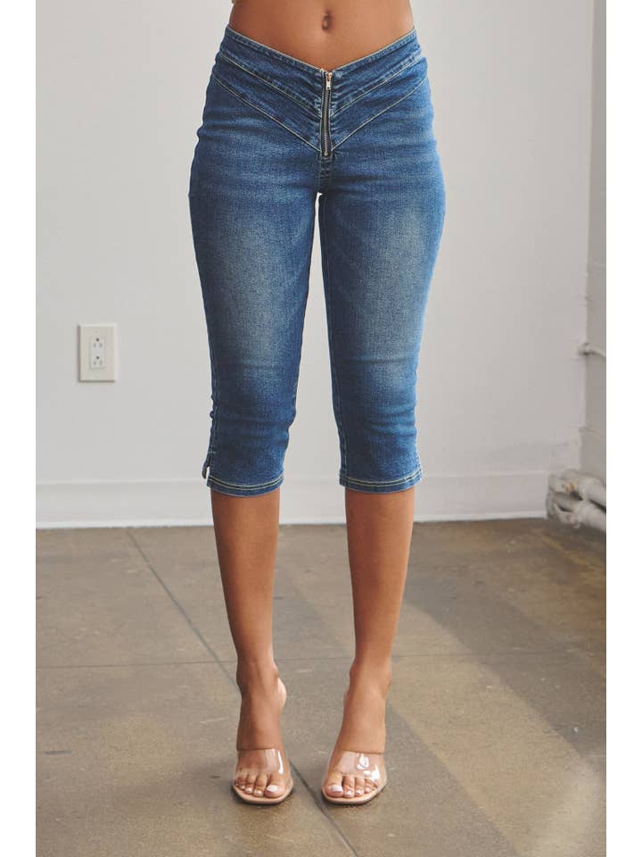 Mezclilla azul Pantalones capri de mezclilla lavada con cintura en forma de V de venta al por mayor en Faire6