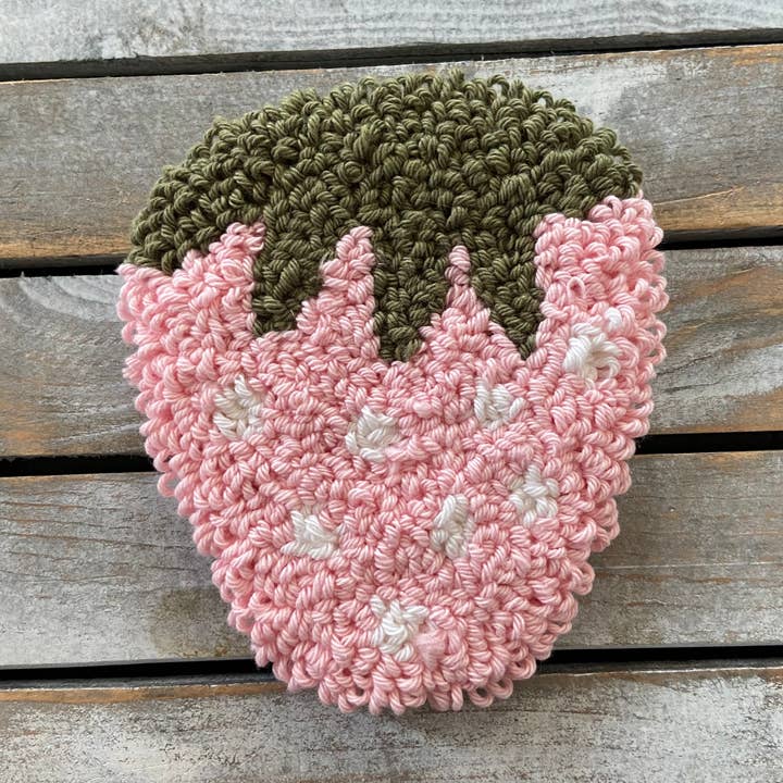 Sous-verre à café Strawberry, mug, tapis, punchneedle pour la vente par Chickadee Creations