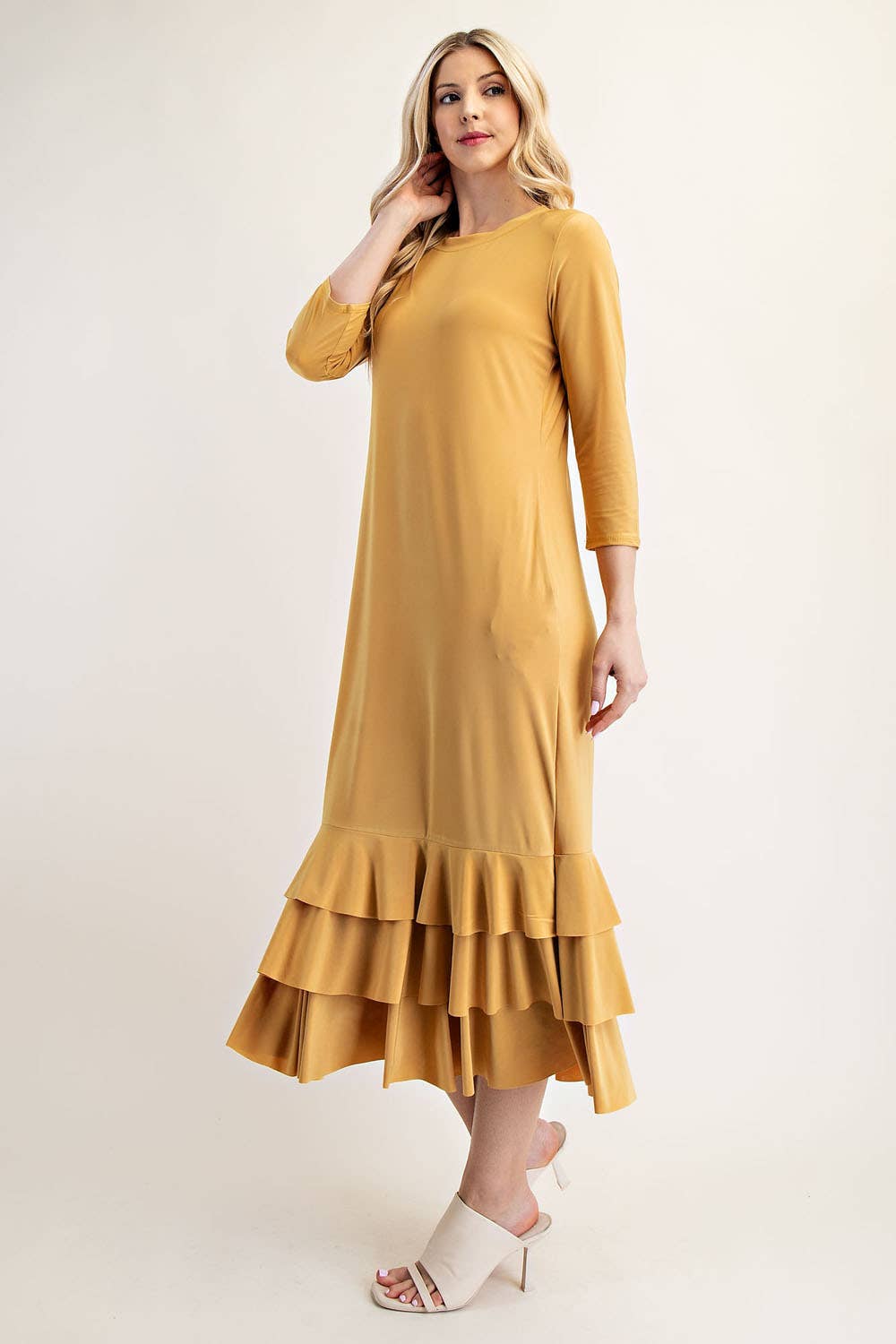 Celeste Clothing – Großhandel Kleid – Damen – Großgrößen-Midikleid mit gestuften Rüschen und 3/4-Ärmeln69