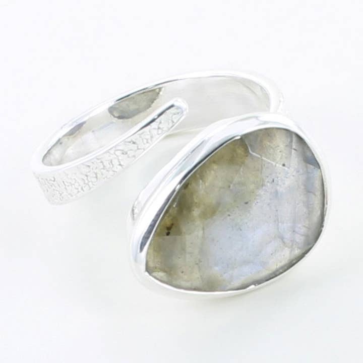 Maharani Ring Labradorite for wholesale by REEVES & REEVES