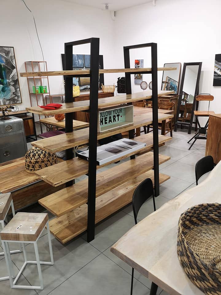 Livraria Pirâmide por atacado de Crab design