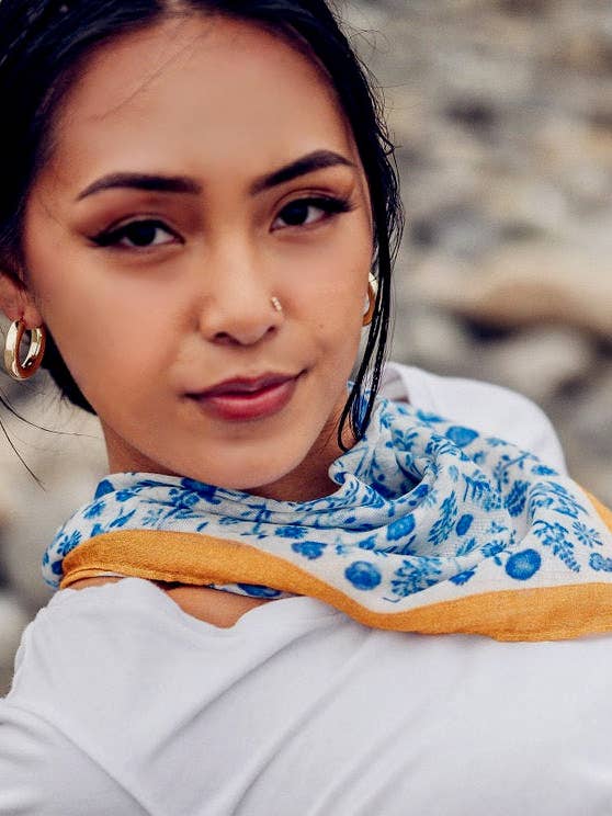 Bee's Favorite Food Bandana - Blauw voor wholesale door LeTovah