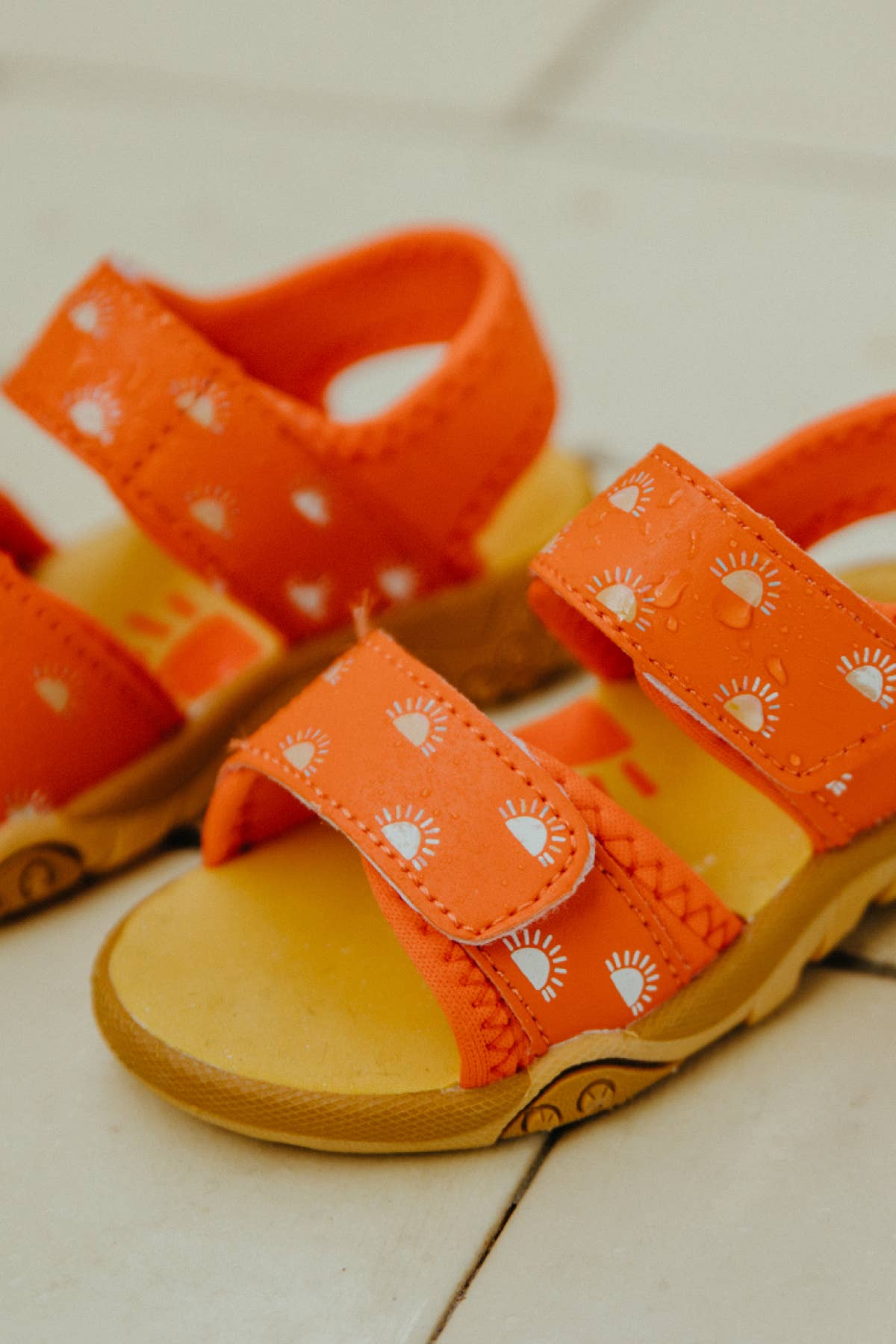 Grass & Air - Wholesale Sandals - Kids - Grass & Air Kids Orange Colour-Changing Sandals8