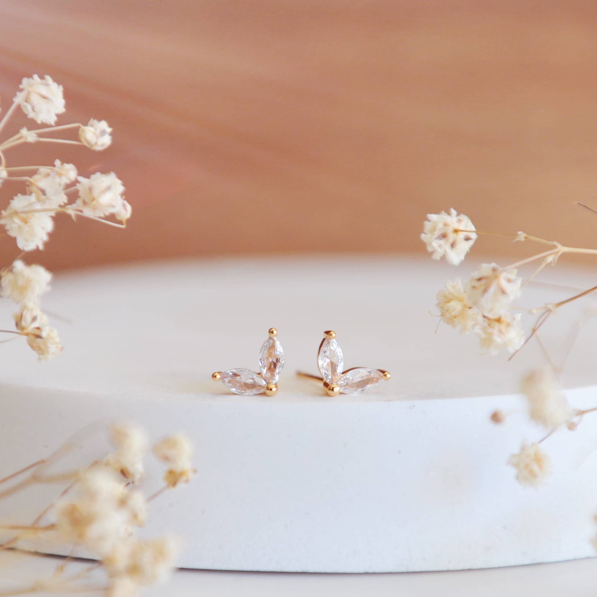 Oh So Lovely - Wholesale Stud/Post Earrings - CARLY, Floral Leaf Crystal Sud Earrings3