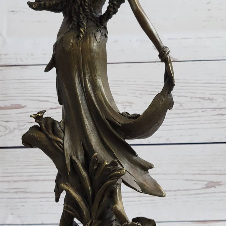 Bronzhaus – Engroshandel Skulptur – Gaia Jordmoder Nymfe Kvindefigur Bronzeskulptur Statue på Marmorbase3