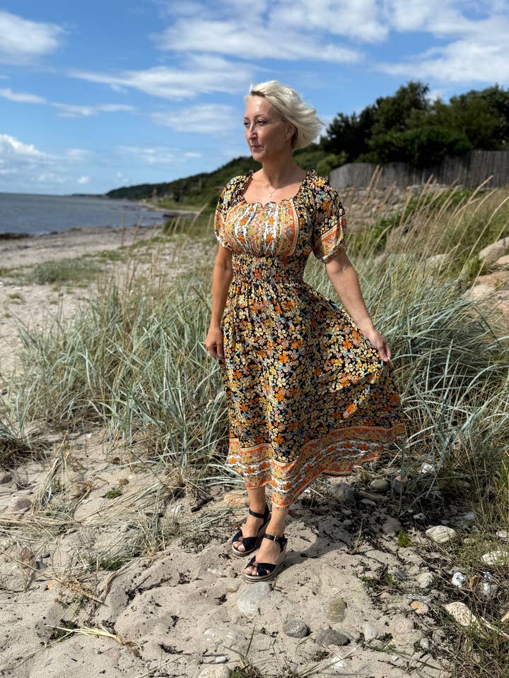 Abito Flora per la vendita all'ingrosso da parte di Miss J