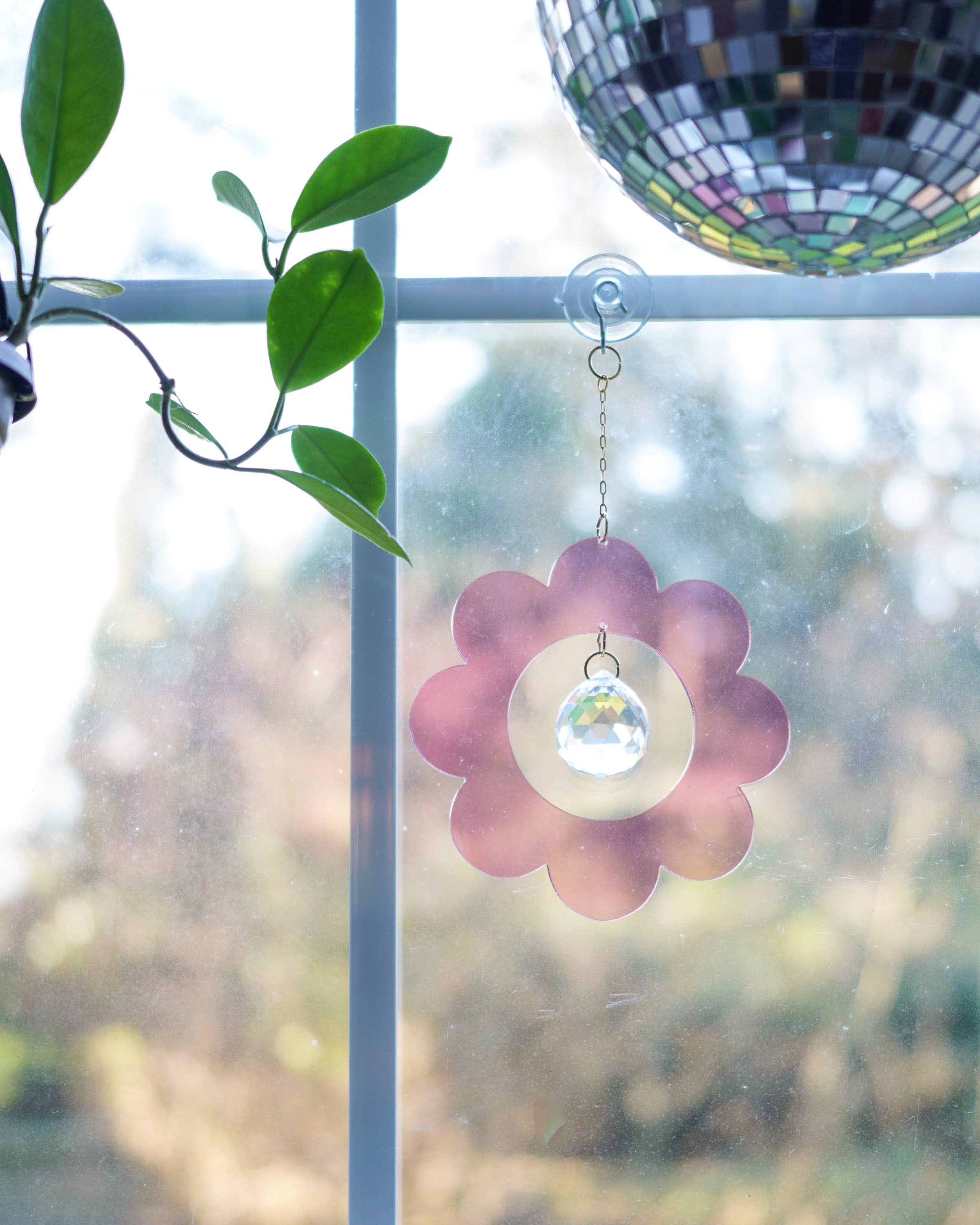 Hustle Home Décor - Wholesale Suncatcher - Retro Flower Sun Catcher7