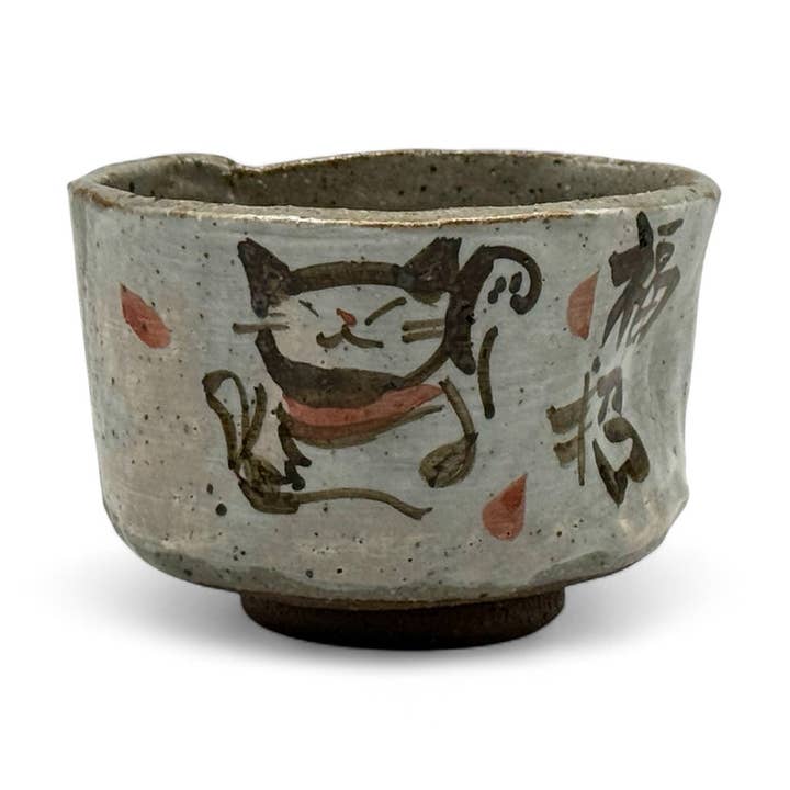 Maneki Neko Tedzukuri Grå Mino-yaki Chawan - Japansk Mini Matcha Skål for engroshandel hos Inoue Tea