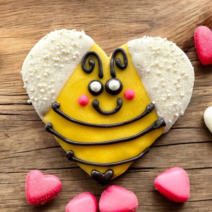 Buzzy Bee dog treat for wholesale by YumYum4DOGS