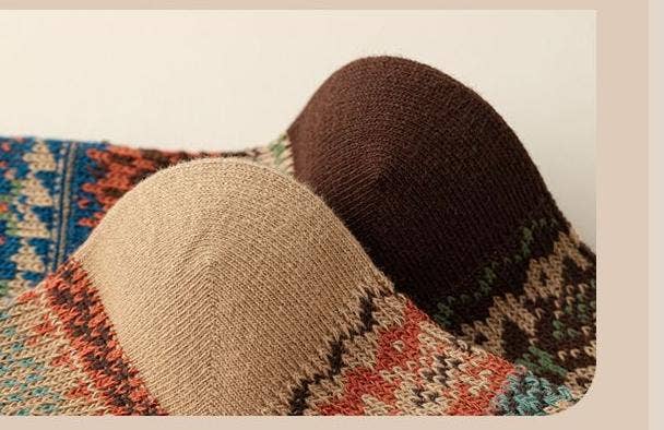 Tourtiwi – Großhandel Socken – Damen – Mid-Tube-Socken für Damen im Retro-Stil ohne Knochen für Herbst und Winter10