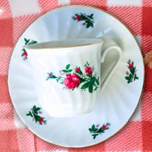 Lynns - Wholesale Tea Set - *Porcelain Tea Cup & Saucer Set with Elegant Floral Design