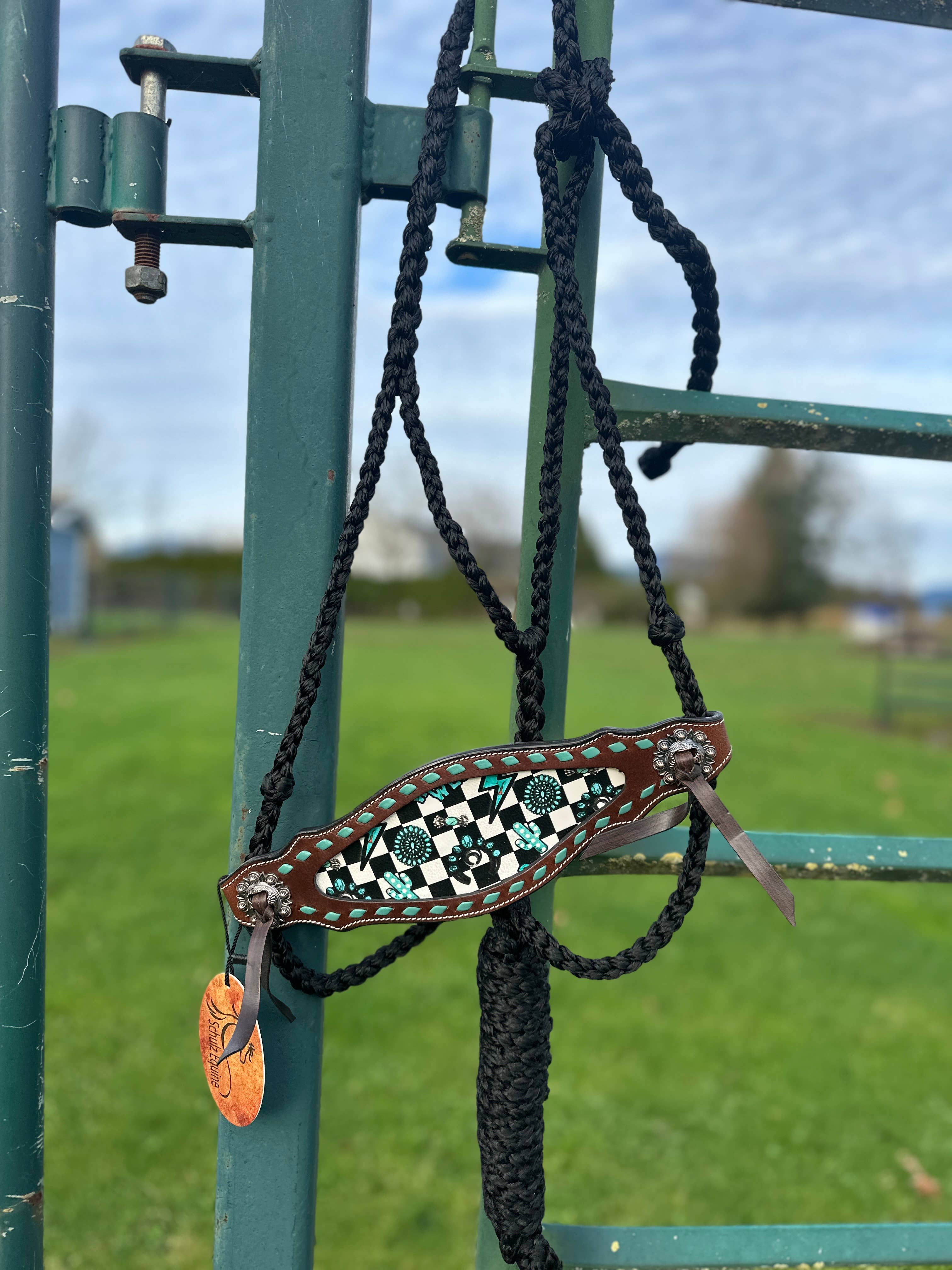 Schulz Equine – wholesale Ridutrustning – Flätat repgrimma i mule tape-stil med grimskaft26