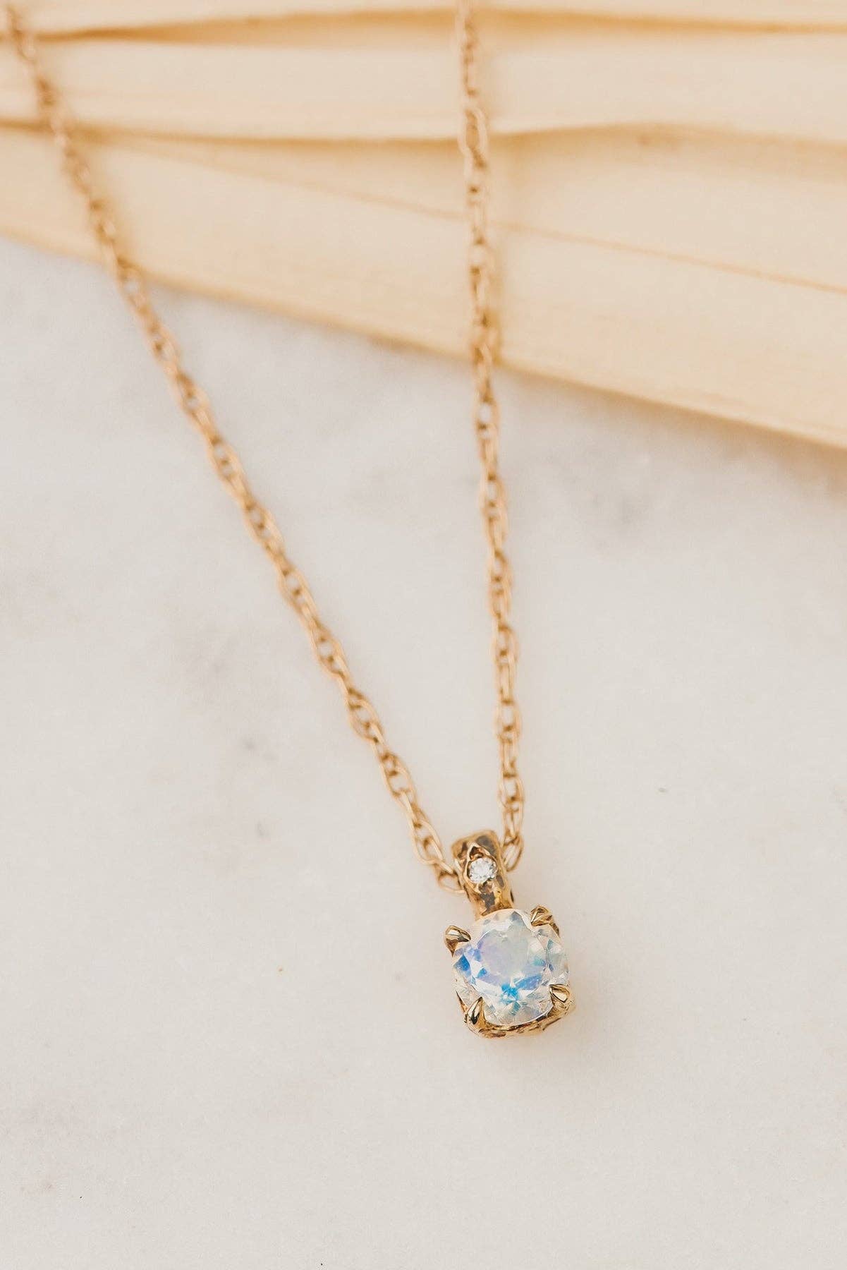 Lacee Alexandra Jewelry – wholesale Pendant/charm necklace – Solid Gold Moonstone Necklace0