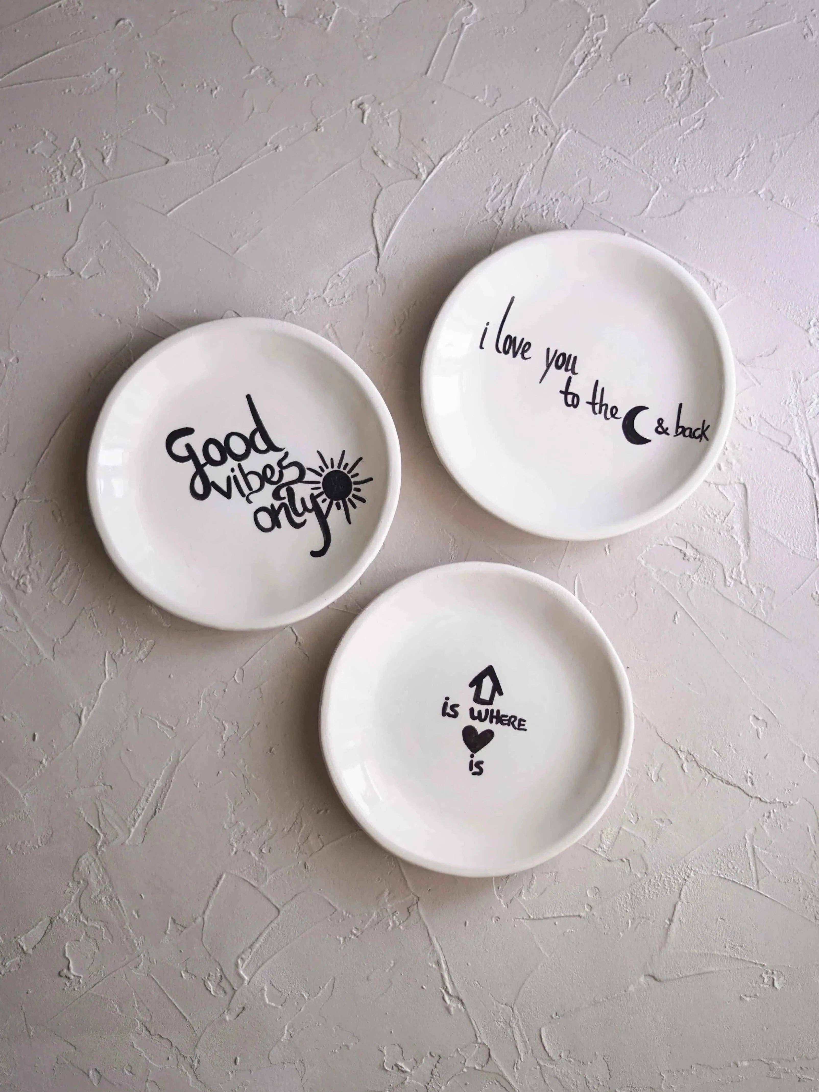 CerAmor Cerâmica - Wholesale Decorative Plate/Dish/Bowl - Set of 3 small plates with message in American English