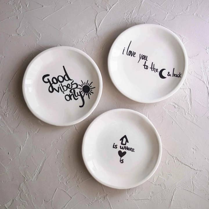 CerAmor Cerâmica - Wholesale Decorative Plate/Dish/Bowl - Set of 3 small plates with message in American English0