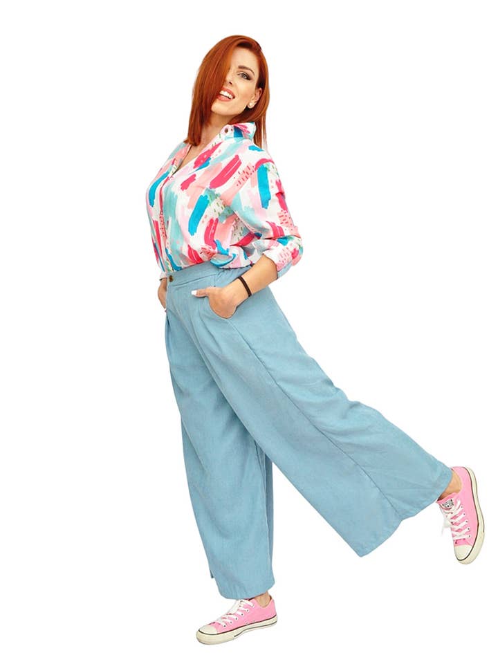 Hellblaue Freizeithose für den Großhandel von Kalimera Clothing Athens