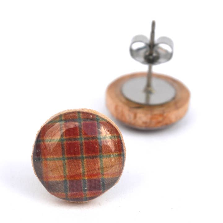 Rood en blauw geruite houten oorknopjes voor wholesale door Starlight Woods