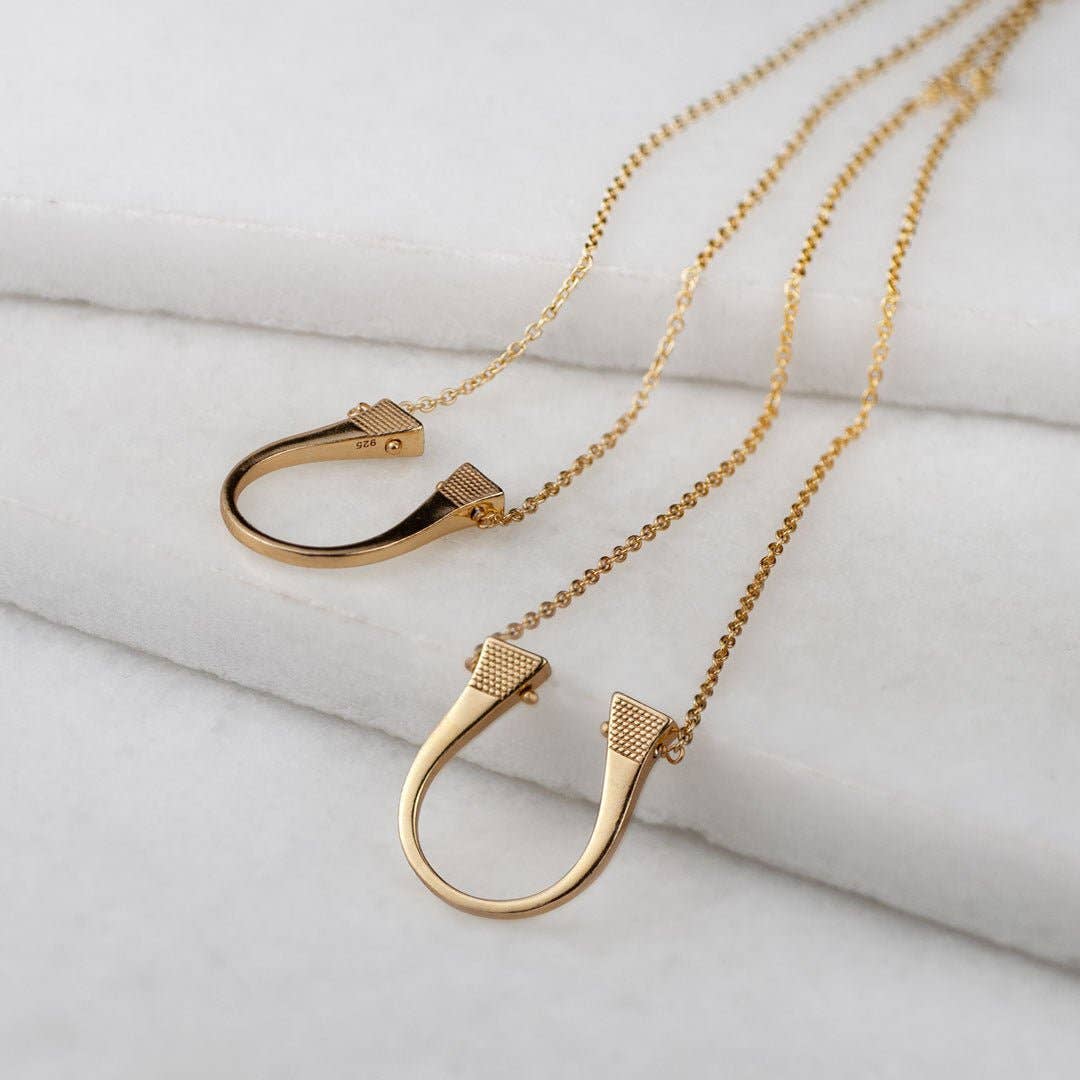 URBAN-EQUESTRIAN - Wholesale Pendant/Charm Necklace - Lucky Nail - Horseshoe Nail Equestrian Necklace in Gold1