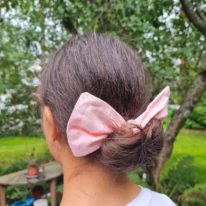 Bun maker, light pink for wholesale by OmpelimoMirage