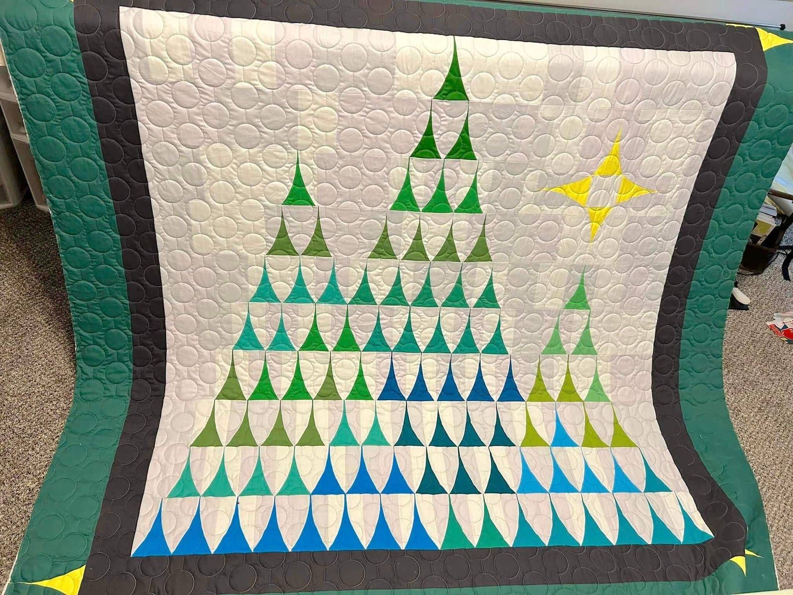 Rachel Rossi Design - Wholesale Craft Sewing Kit - Oh, Tannenbaum! | Quilt Pattern24