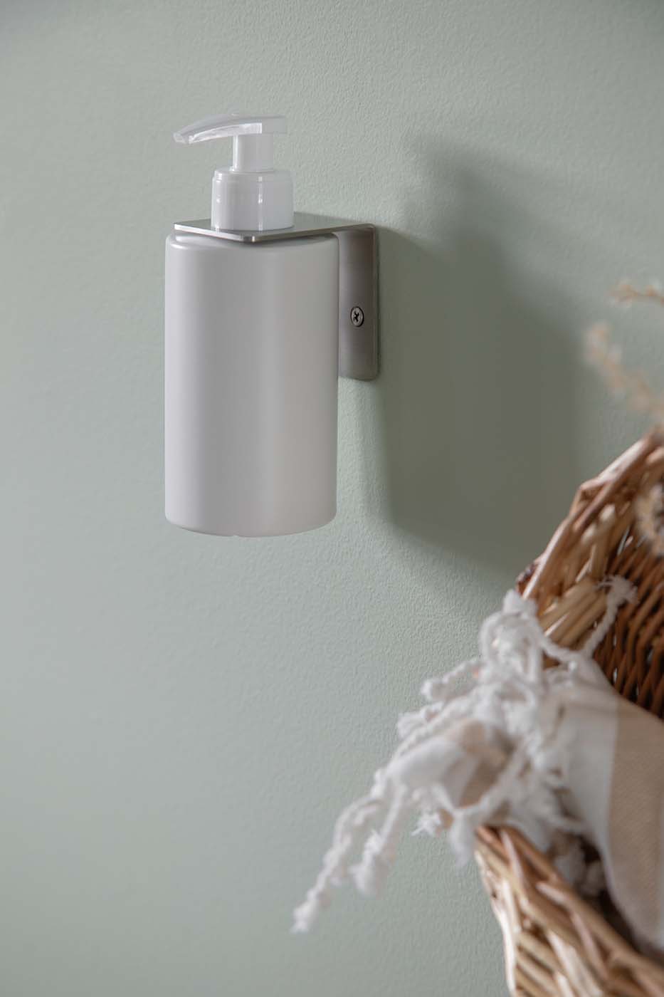 MOUD Home - Wholesale Soap Caddy - Bottle Holder for Soap Dispenser - Brushed Steel1