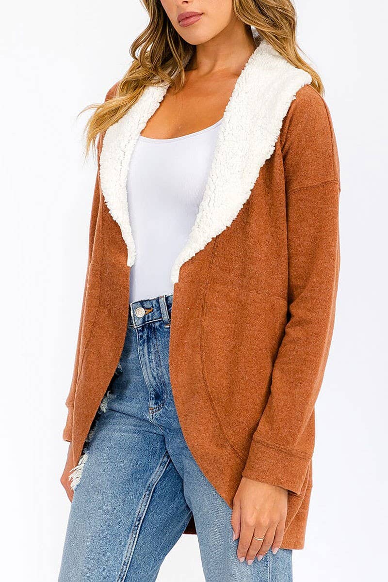 ROUSSEAU - Venta al por mayor Cárdigan - Mujer - CÁRDIGAN CON CUELLO SHERPA CON BOLSILLOS FRONTALES ABIERTOS5