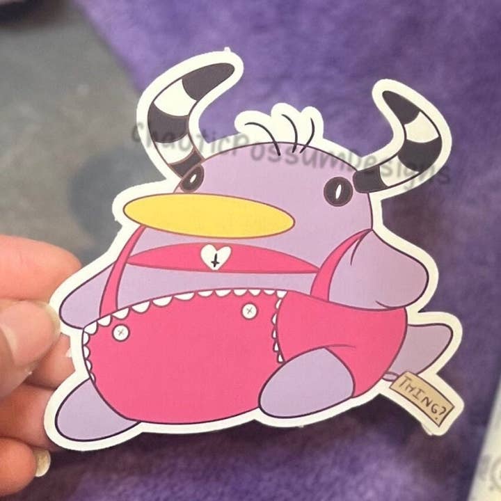 Circus Prize Thing Plushie-klistermærke | Stuffed Animal-Glossy for engroshandel hos ChaoticPossumDesigns