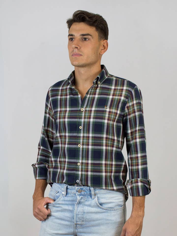 Marineblaues Hemd mit grünen und weißen Karos für den Großhandel von Patadegayo