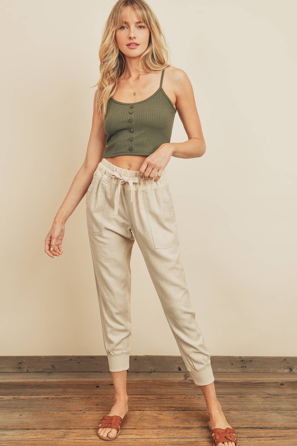 Dress Forum – Top de malha - Mulher por atacado – Top recortado com nervuras frontal com botão FT470812