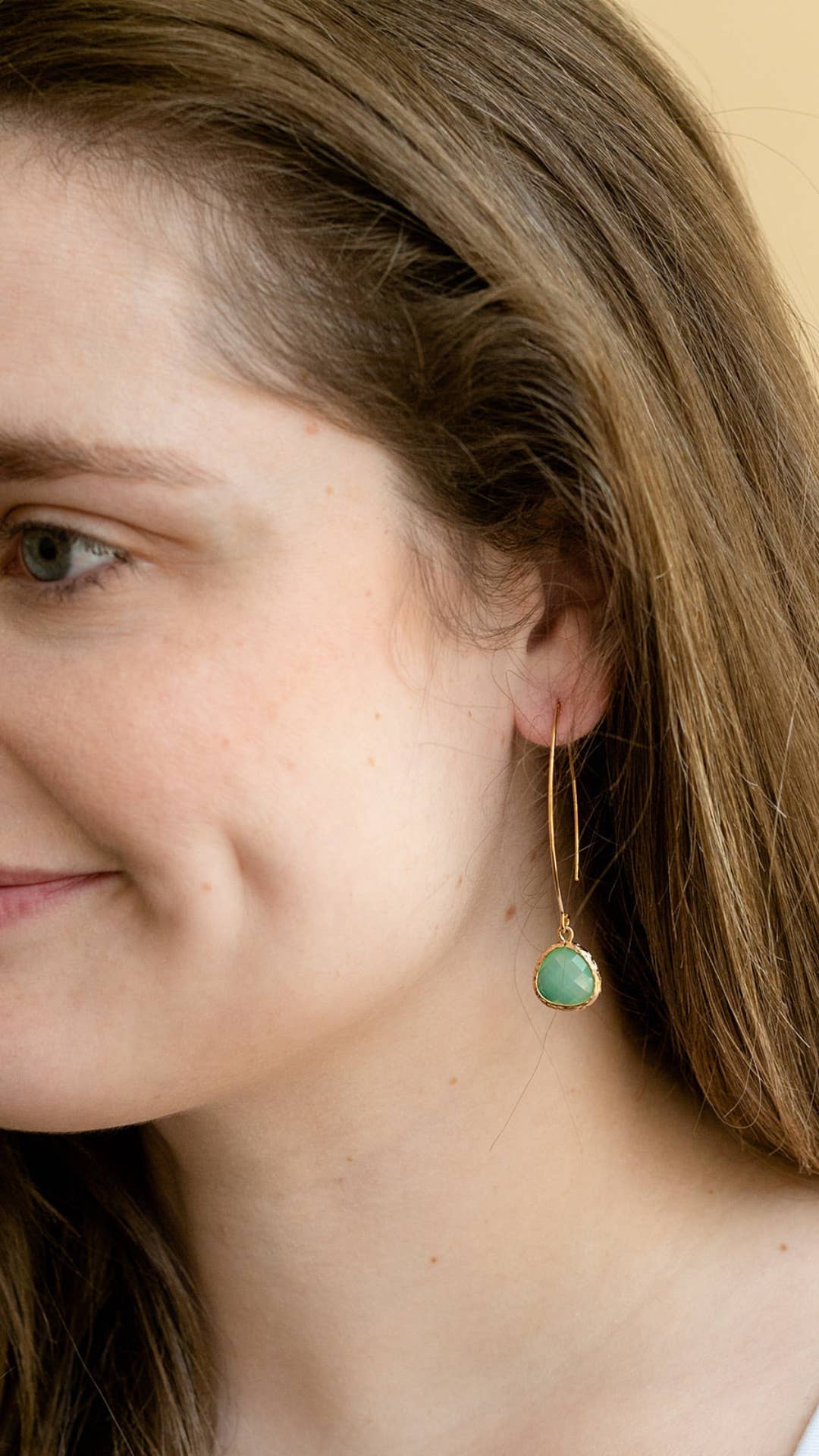 Rebecca Accessories LLC – wholesale Dangle earrings – Gemstone Thread Through Earring 80 Color Choice Gold Silver6