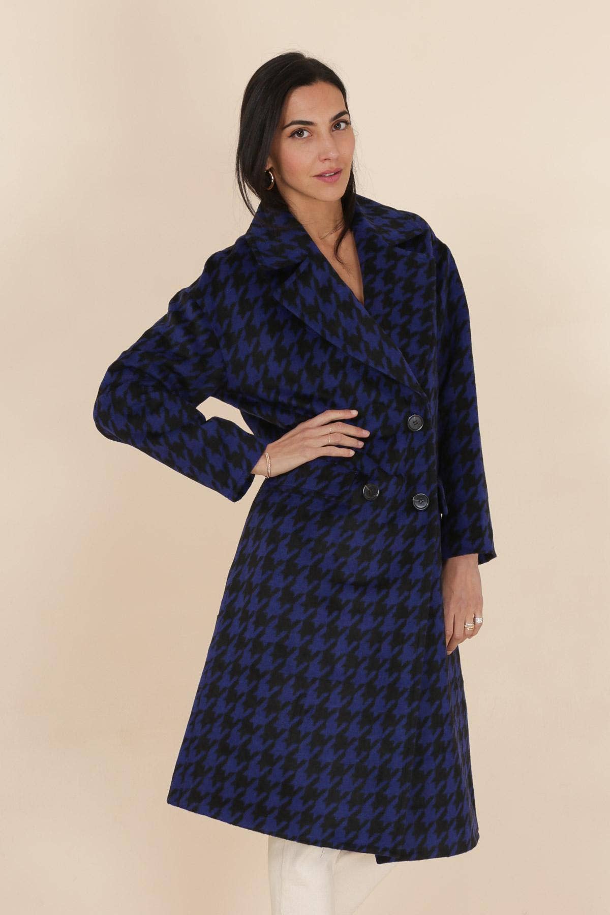 Attentif Paris – Engroshandel Frakke - Dame – Oversized frakke med hundetandsmønster og knapper10