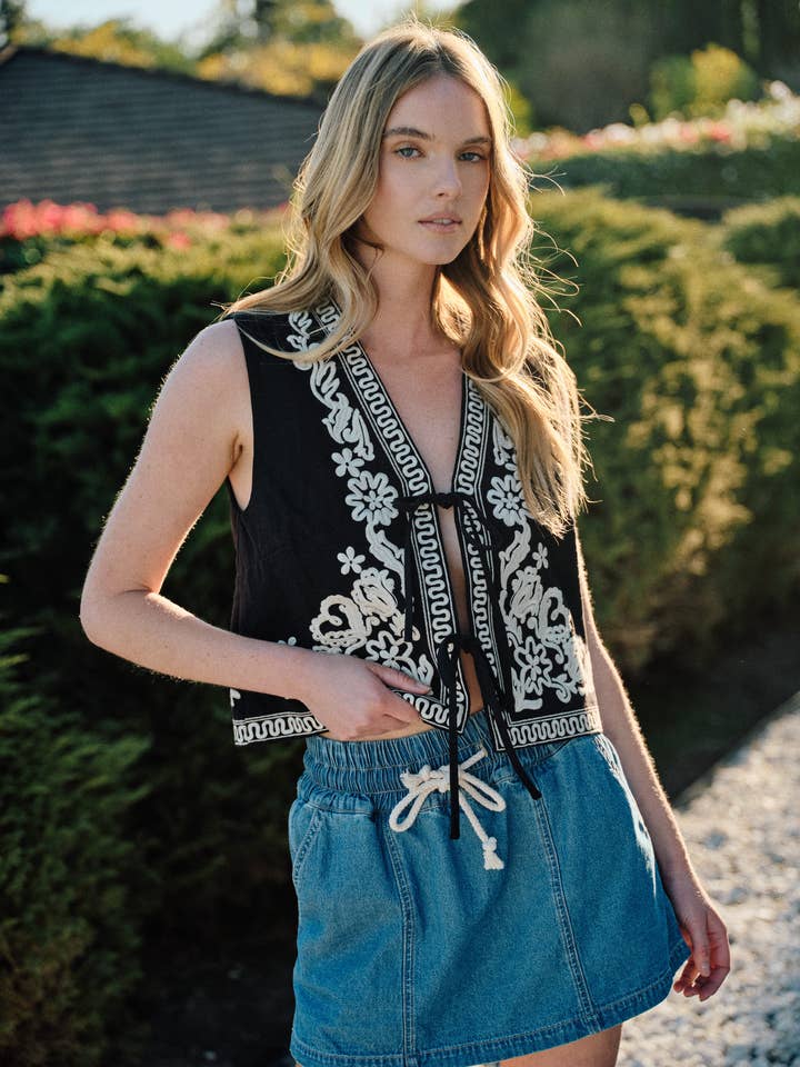 Aaron & Amber - Wholesale Outerwear Vest - Women's - MAJ3105 EMBROIDERED VEST JACKET WITH TIE
