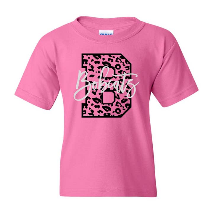 Pecan Creek Designs – T-shirts estampadas – Criança por atacado – Camiseta Bobcats Estampa de Chita Letra B2