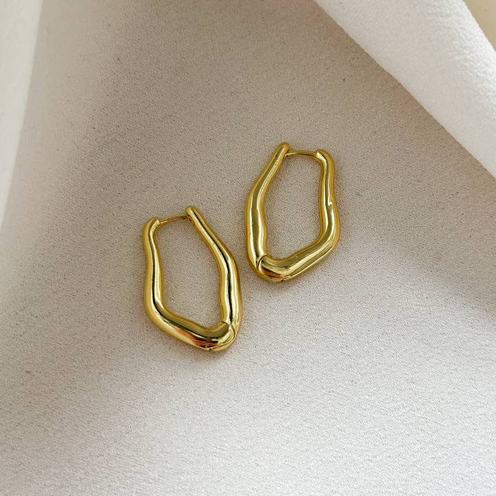 Ellis Grey Jewellery – wholesale Hoop earrings – 18k Brushed Gold Asymmetric Hoop Earrings1