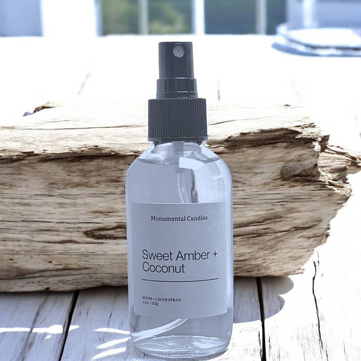 Sweet Amber + Coconut Room/Linnenspray voor wholesale door Monumental Candles LLC