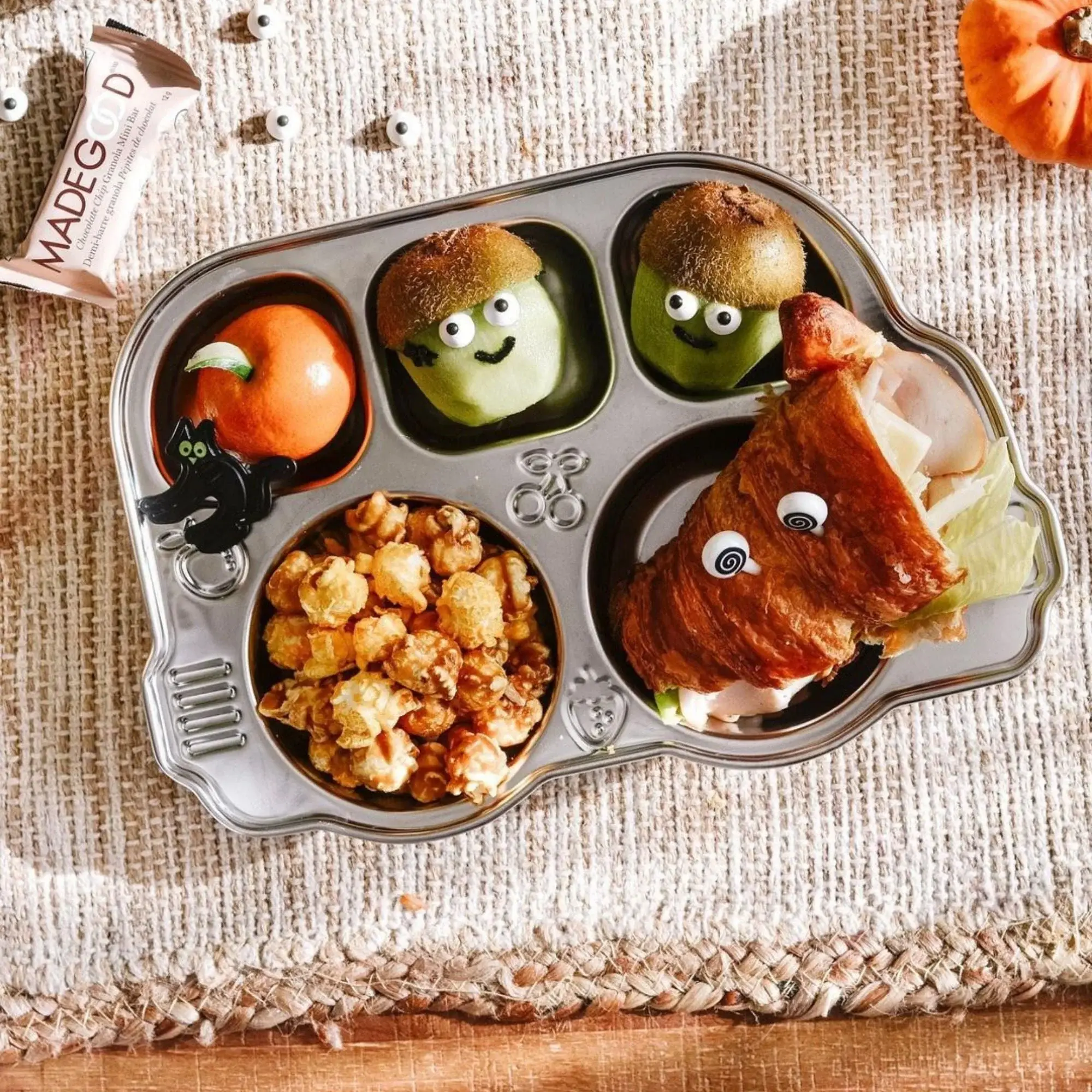 Innobaby on Faire – wholesale Dinner plate – Kids & Baby – Stainless Steel Divided Plate in Fun Kid-Friendly Bus Shape6