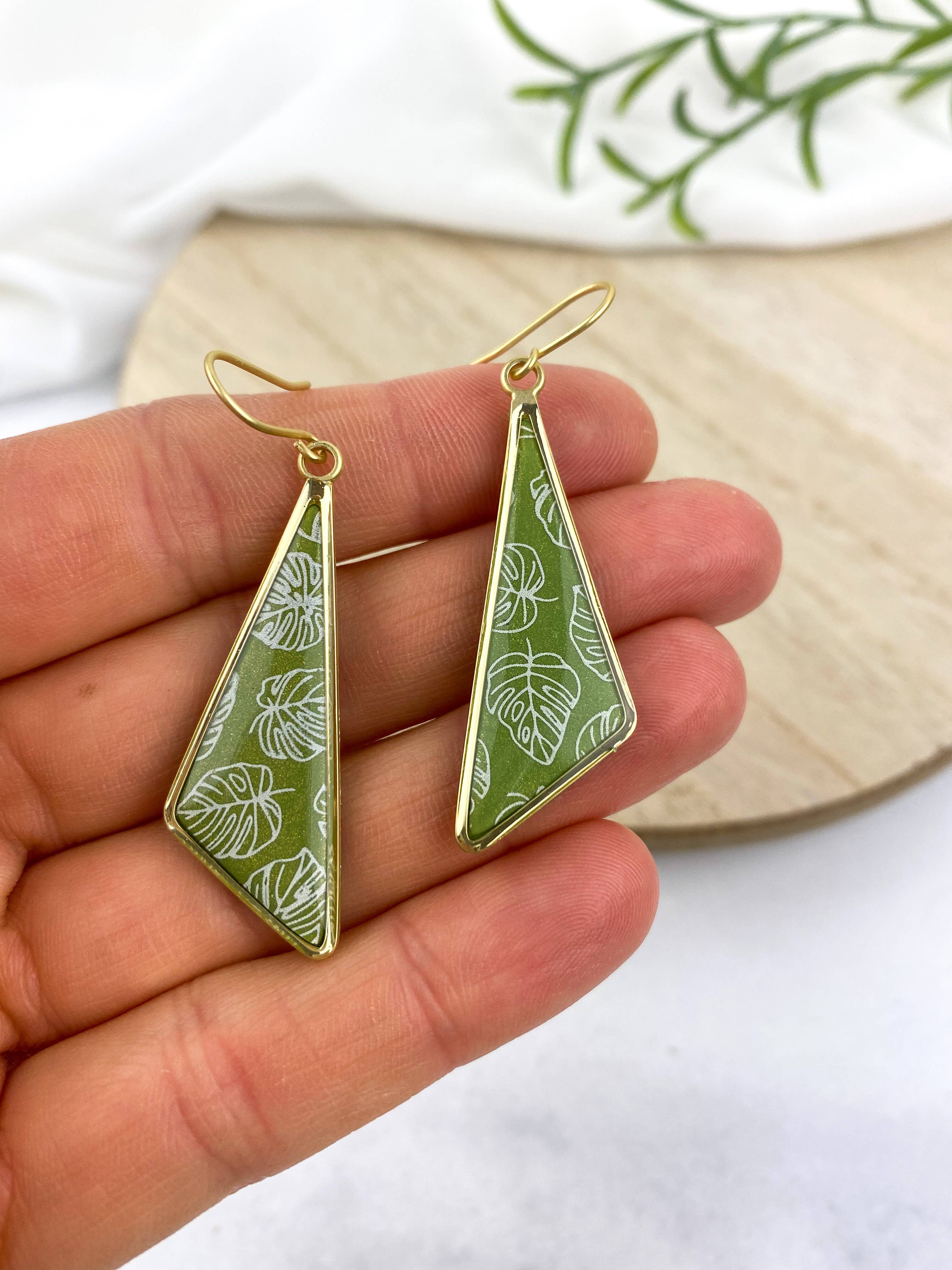 Light Shine - Wholesale Dangle Earrings - Monstera Leaf Dangle Earring | Green Spring Clay Drop |Plant21