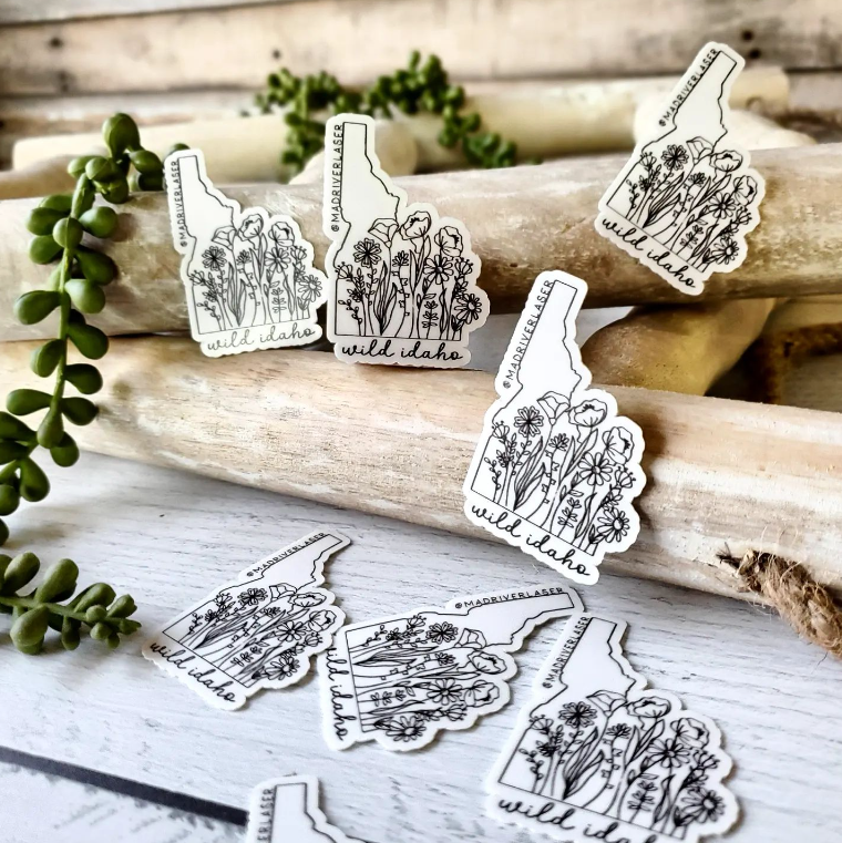 Mad River - Venta al por mayor Pegatina - Calcomanía o pegatina personalizada de Wildflower State en blanco y negro2